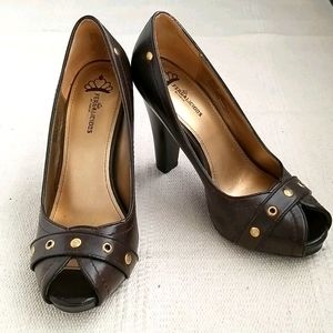 🌈2/$22 Fergalicious peep toe heels